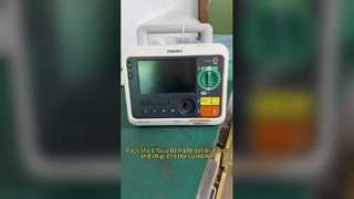 Veja a demonstração da máquina do desfibrilador DFM100 da instalação hospitalar em boas condições